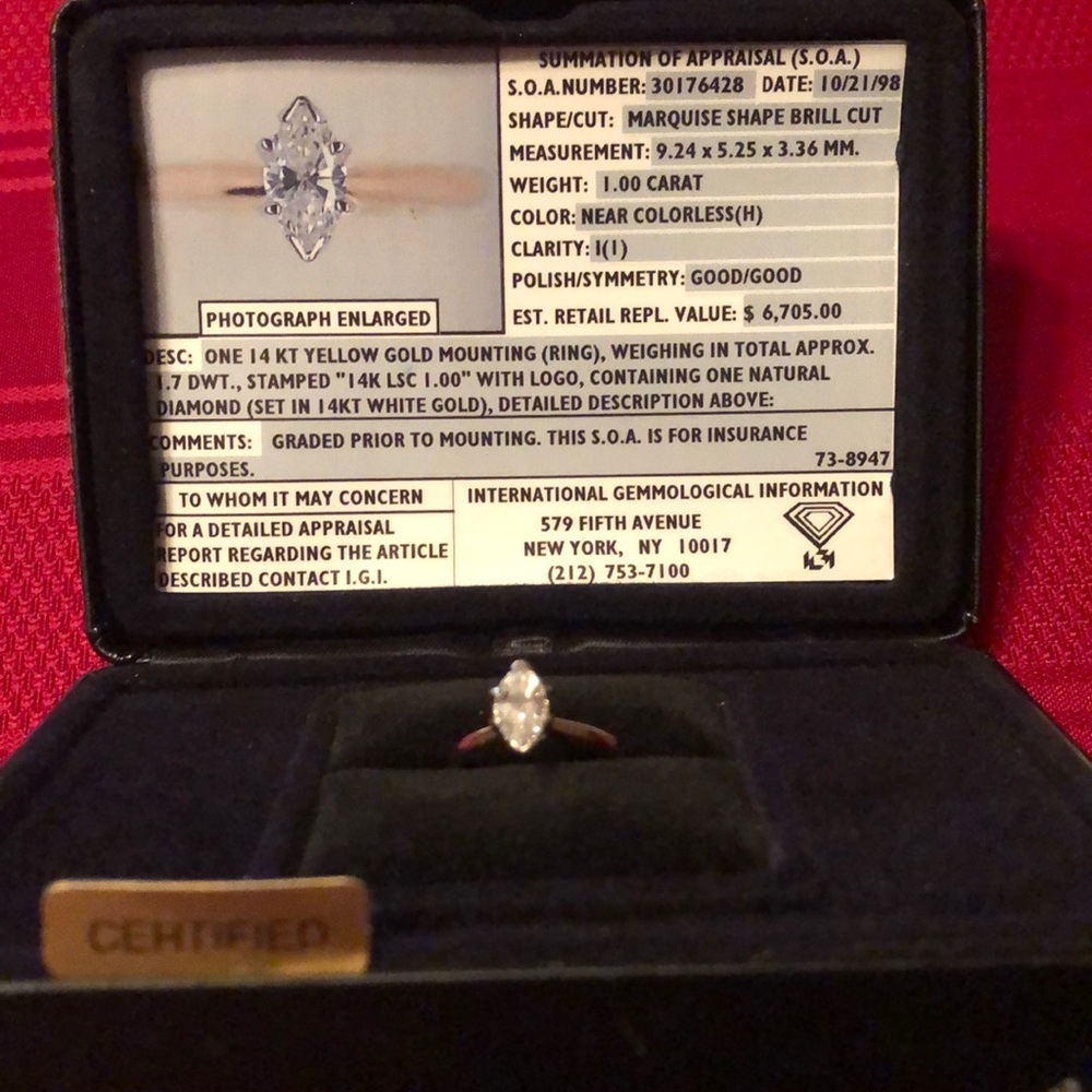 1.k Marquise engagement ring certified w wed band